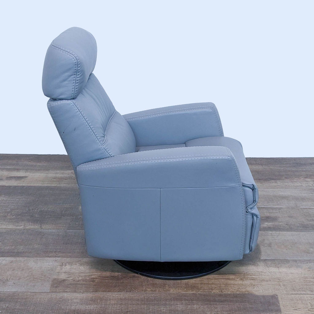 the [ unused0 ] recliner is a modern recliner that can be used as a rec