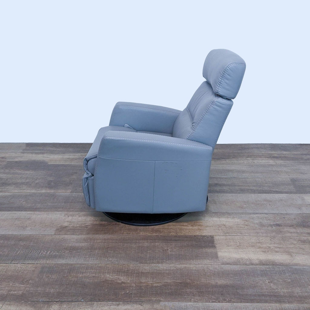 IMG Comfort Divani Leather Manual Swivel Recliner