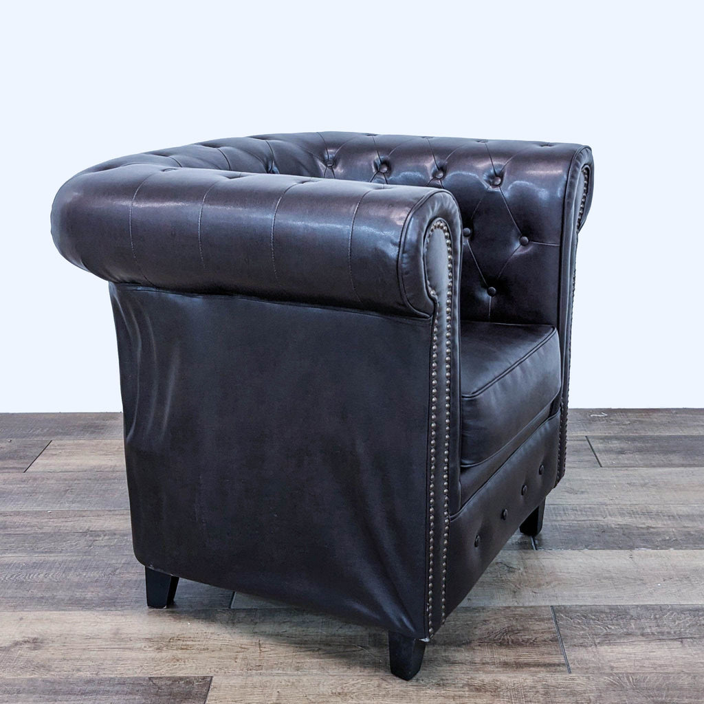 the [ unused0 ] leather chair