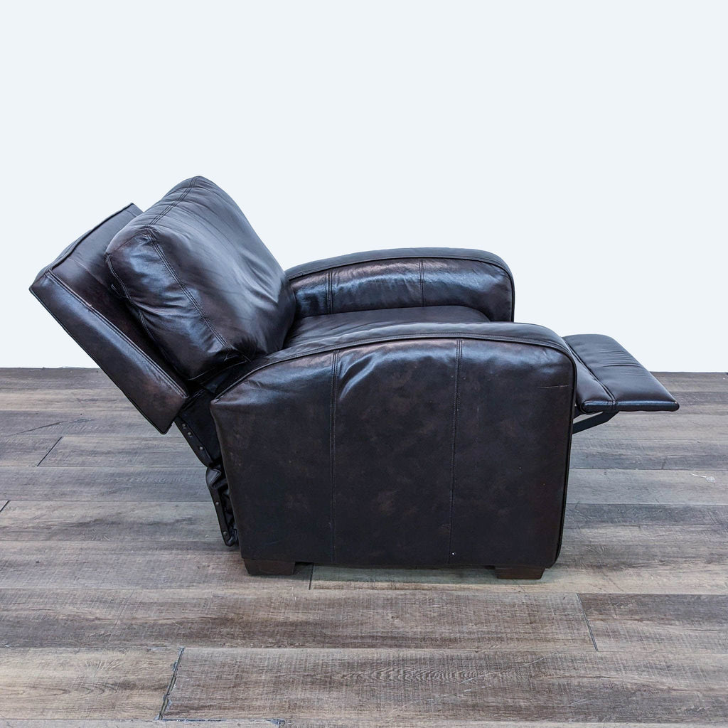 the [ unused0 ] recliner is a modern recliner that can be used as a rec