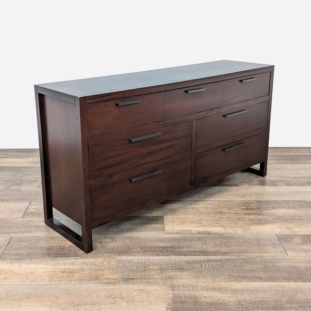 Casana Furniture Contemporary 7 Drawer Dresser