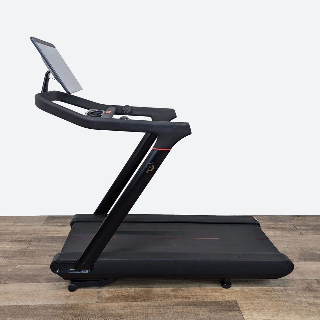 the treadmill is a compact, portable, and portable.