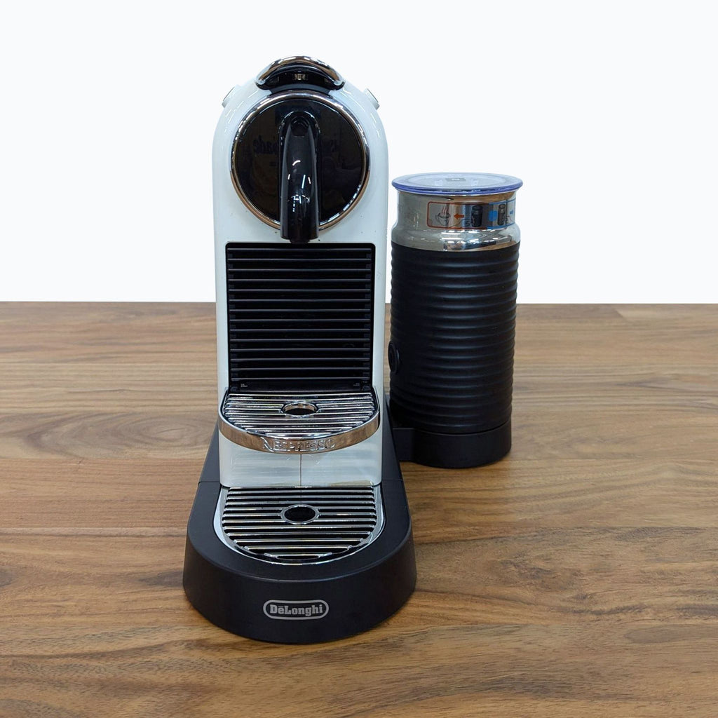 the espresso machine is a compact coffee machine that can be used as a coffee grinder