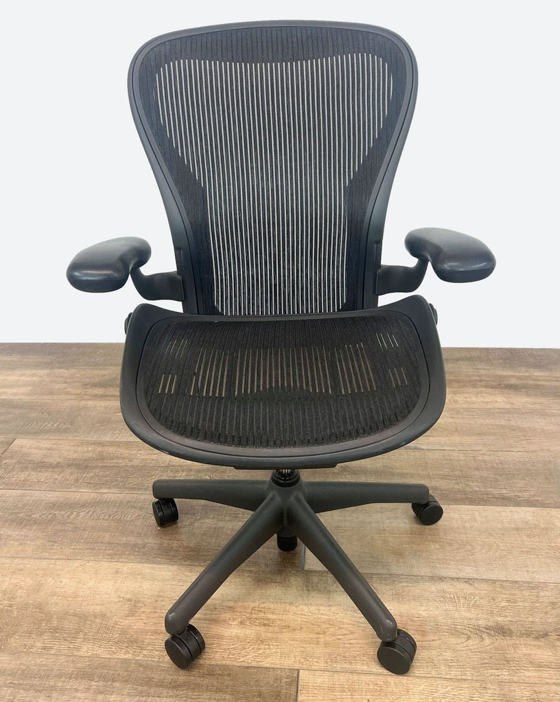 the office chair is a modern, comfortable chair that can be used as a desk chair.