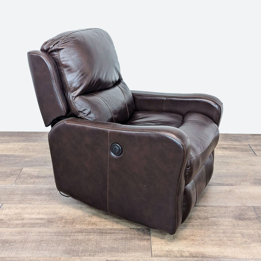 the [ unused0 ] recliner is a modern recliner that can be used as a rec