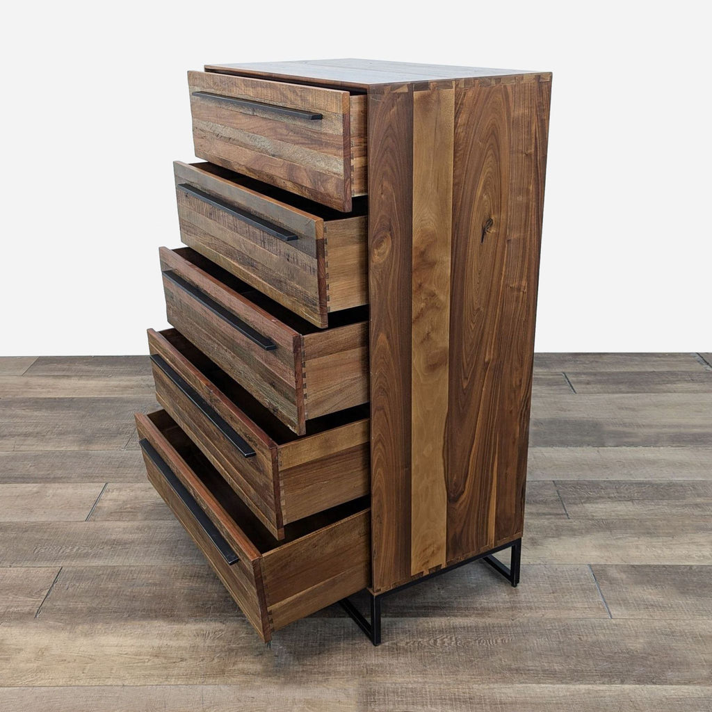 the [ unused0 ] chest is made from reclaimed wood and is made from reclaimed wood.