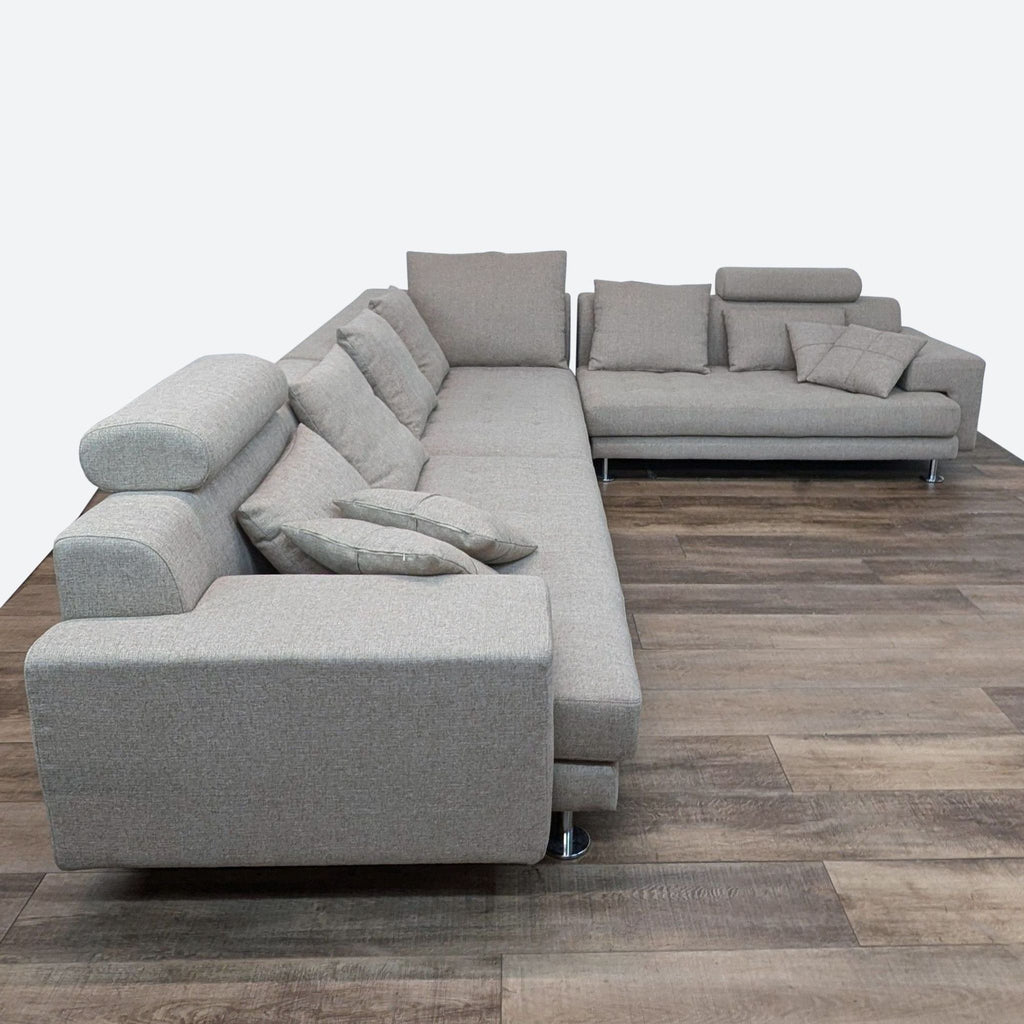 the [ unused0 ] sofa is a modern design with a modern design.