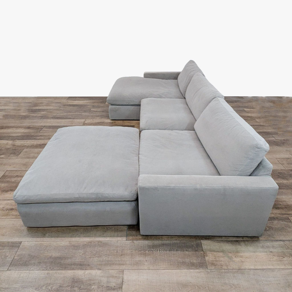 sectional sofa is a modern design with a modern design. the sectional sofa is made of a soft