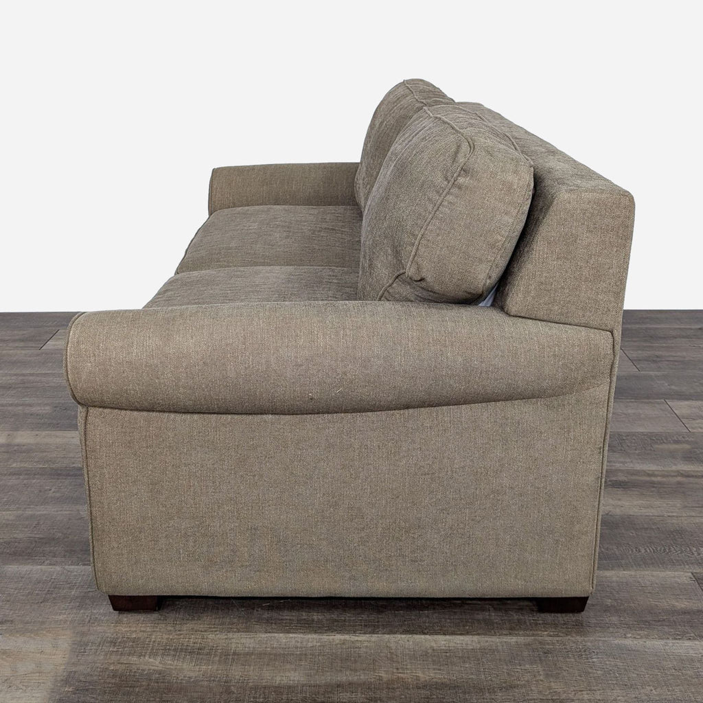 the [ unused0 ] sofa is a comfortable and comfortable piece of furniture.