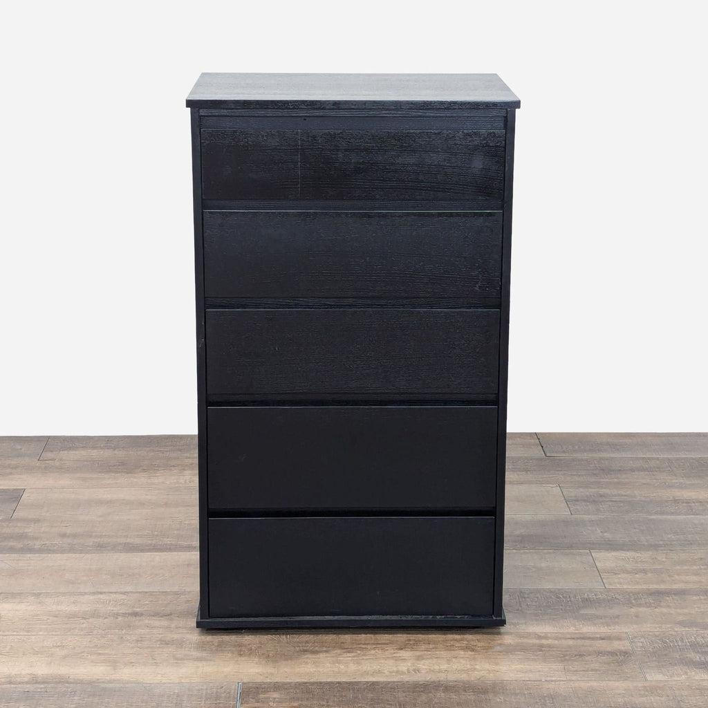 the [ unused0 ] chest of drawers