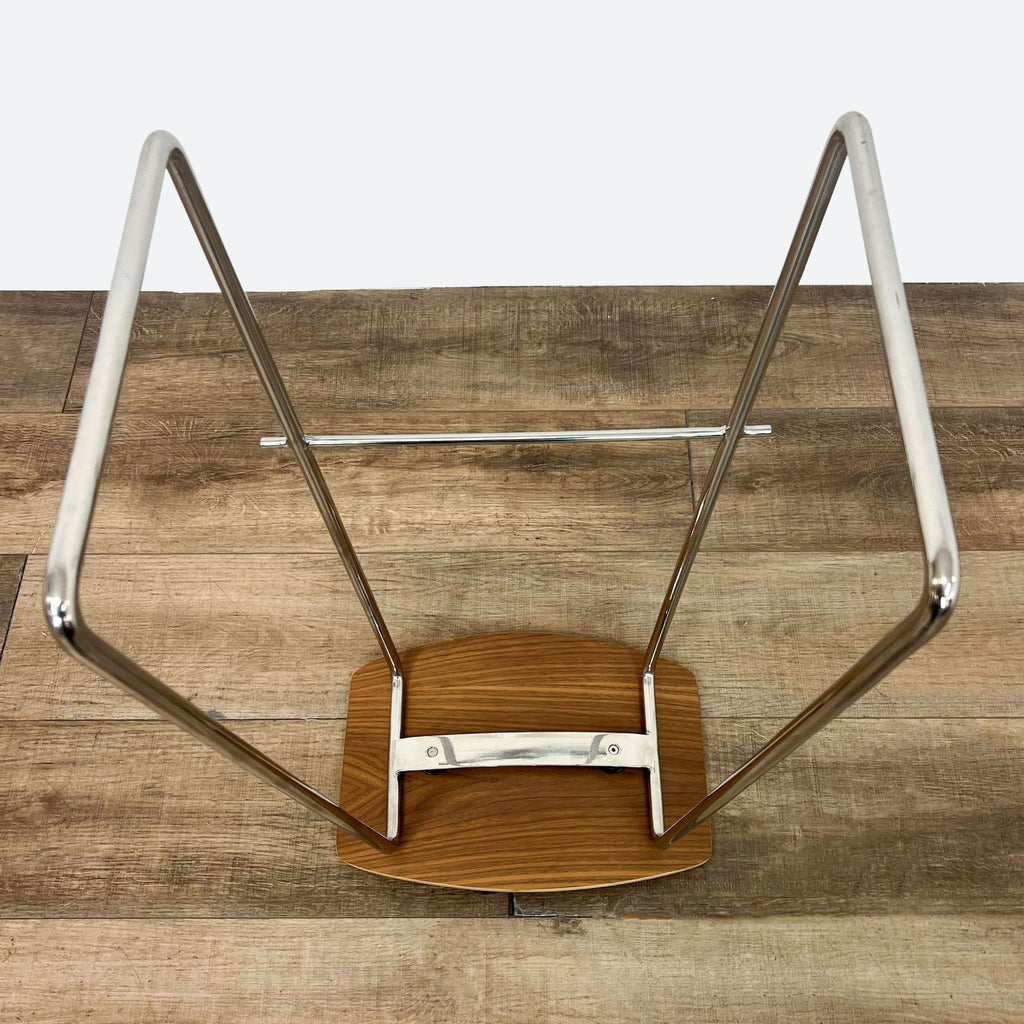 the [ unused0 ] ' s chair - - the modern chair