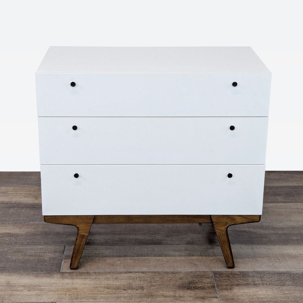 the modern white chest of drawers