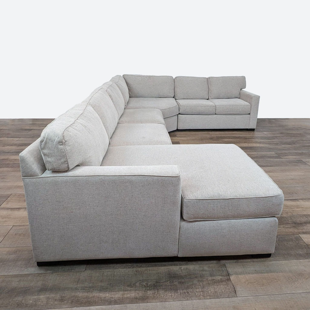 the [ unused0 ] sectional sofa is a modern design with a modern design. the sectional sofa