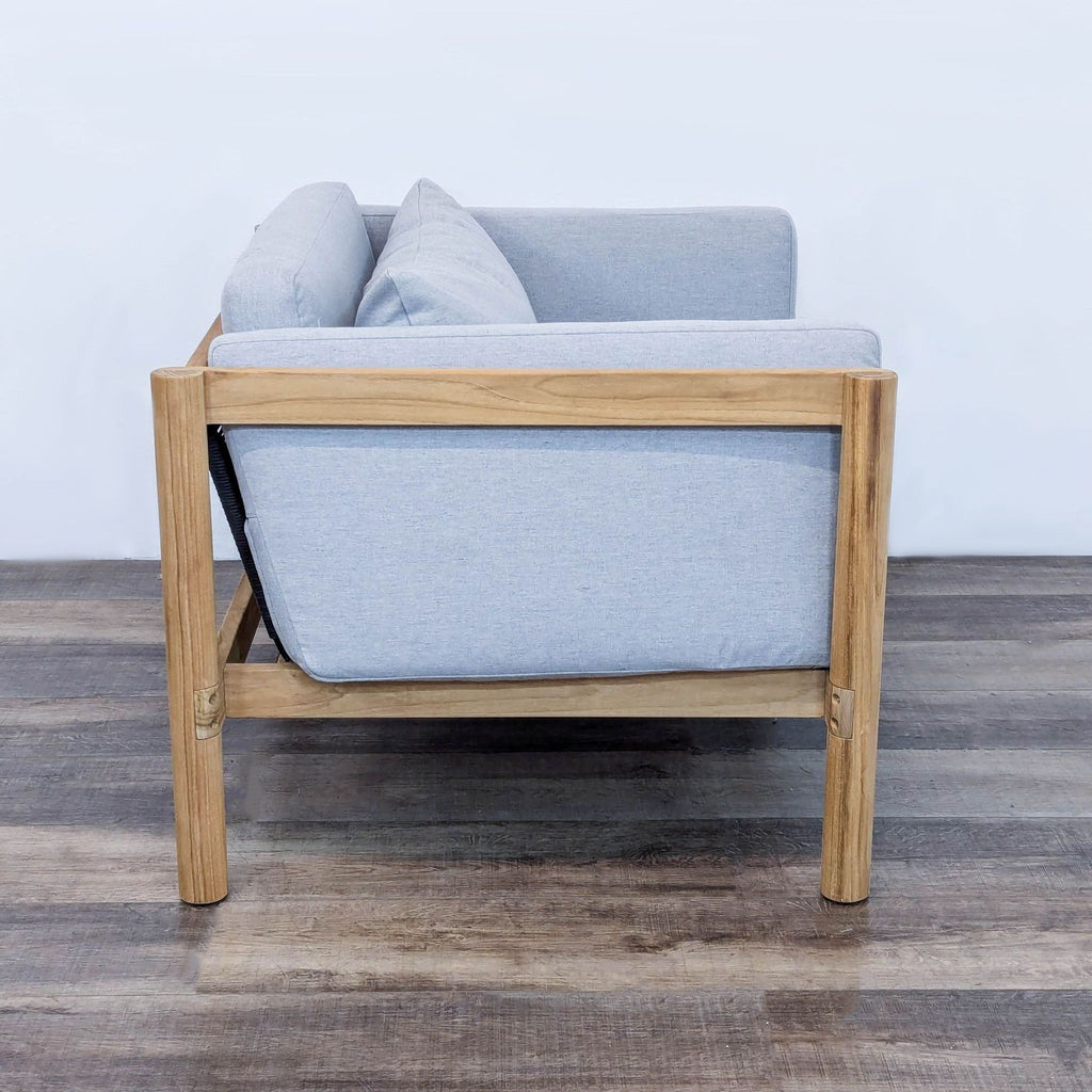 the [ unused0 ] - - wood frame and cushion