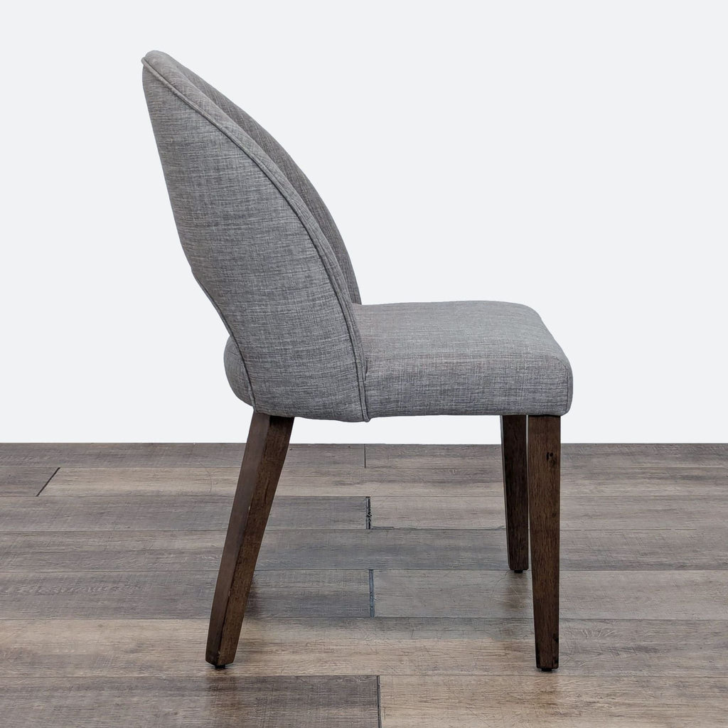 the [ unused0 ] dining chair