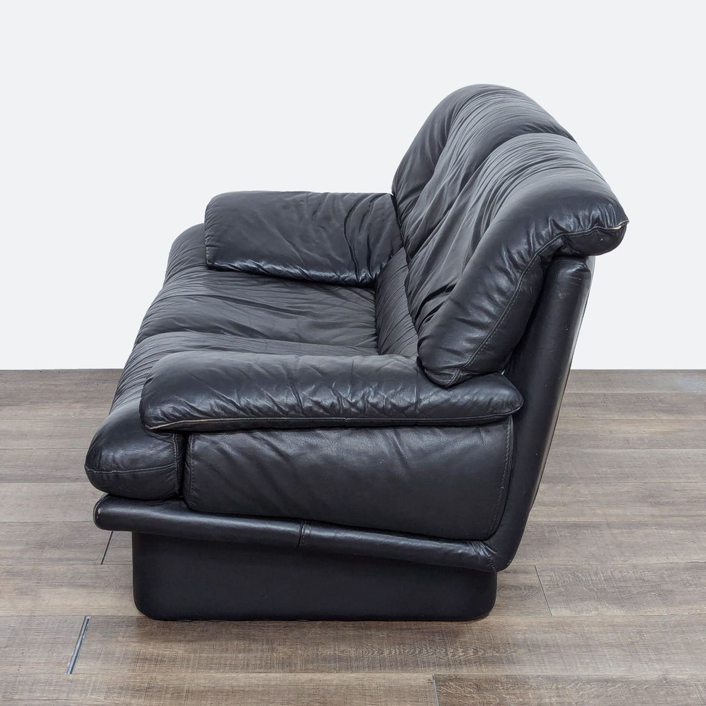 leather recliner in the style of [ unused0 ]