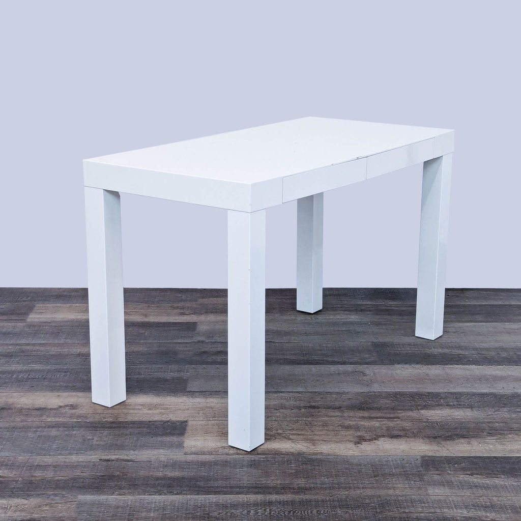 the [ unused0 ] white side table