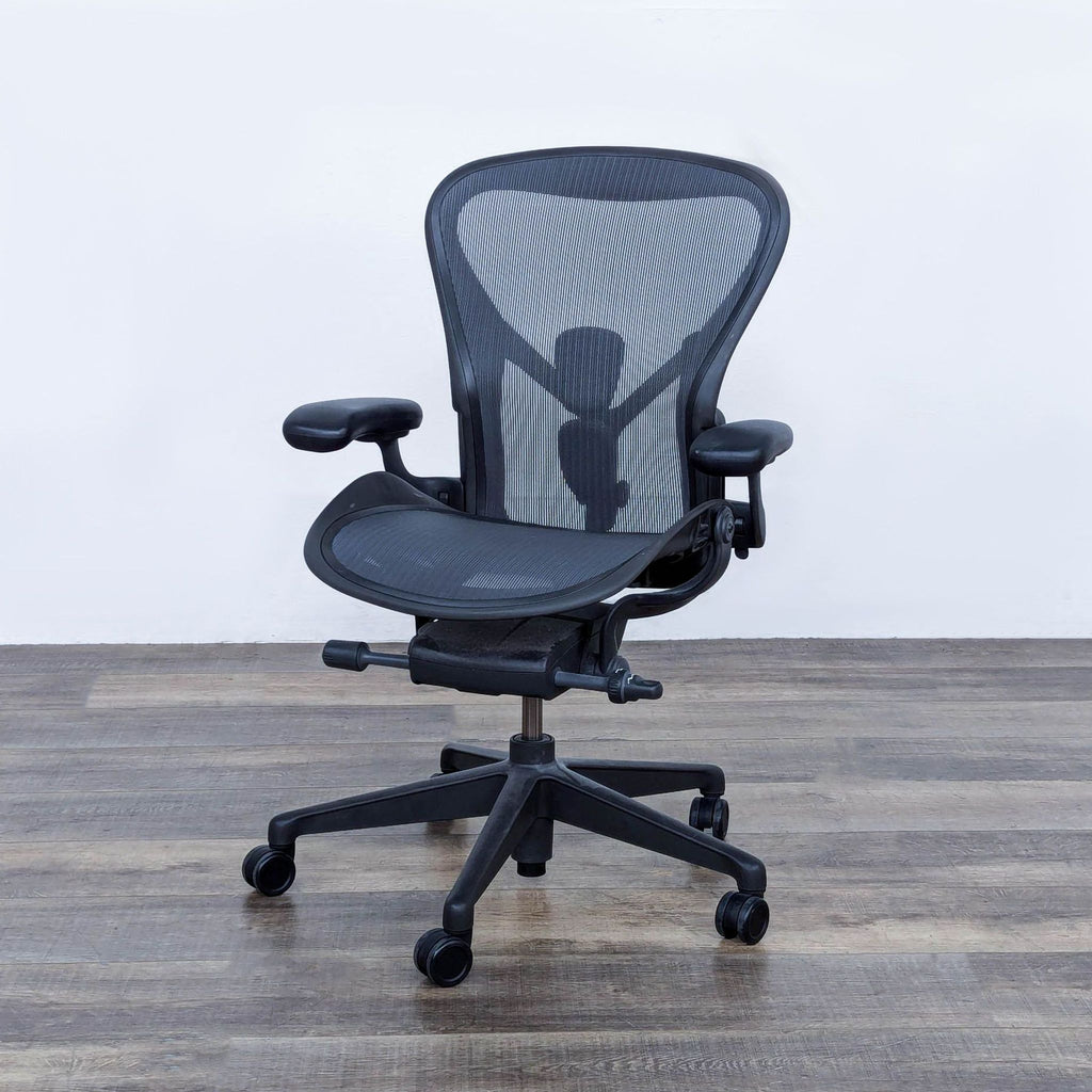 the [ unused0 ] chair is a modern, modern, and minimalist office chair.