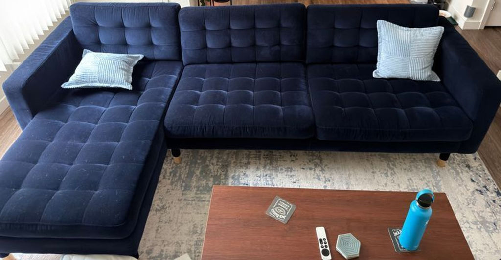 I'm sorry, but I do not see any images attached. Please upload the images or provide their details so I can create appropriate alt texts for you.