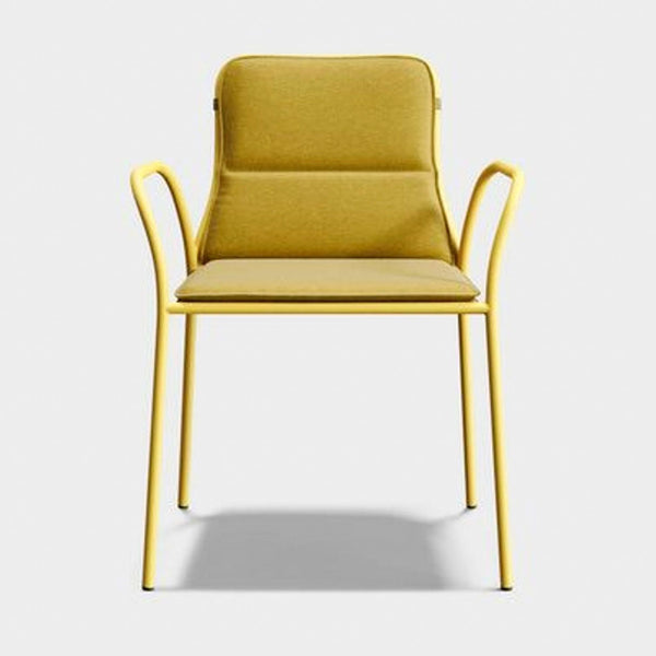 the [ unused0 ] chair is a modern take on the classic design of the [ unused0