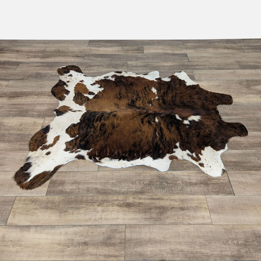 the flooring is a natural wood grain texture that is used in the design of the flooring