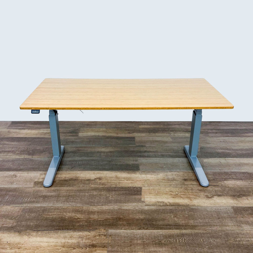 the [ unused0 ] table is a simple, modern design that can be used as a desk