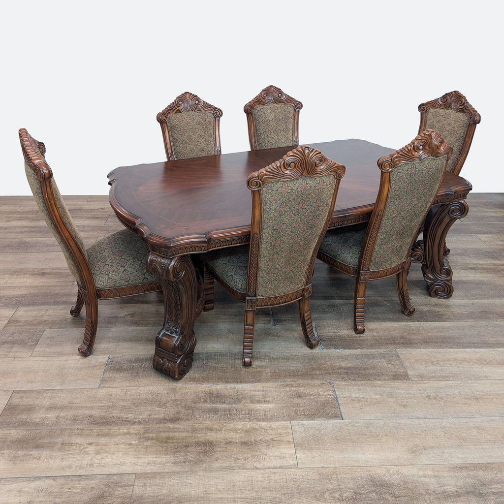 Traditional Dining 7-Piece Dining Set with Expansion Leafs