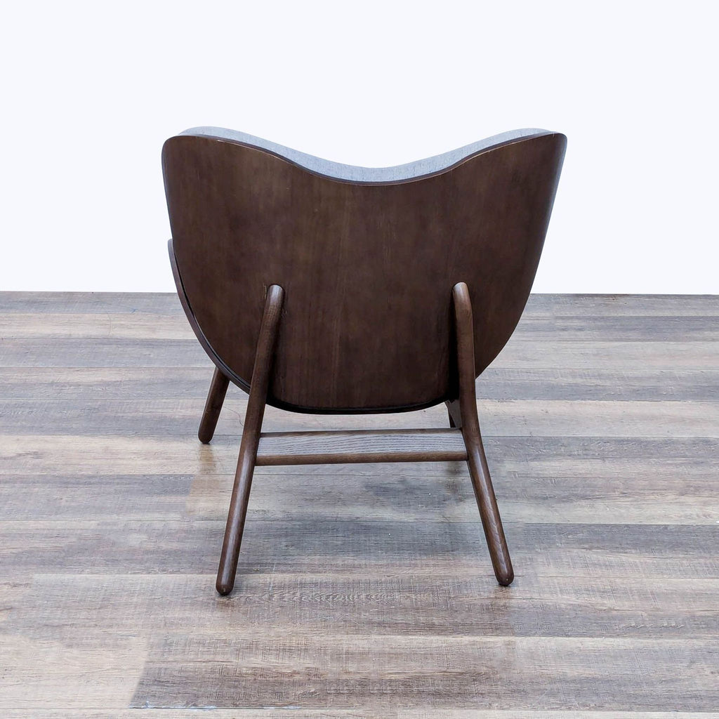 A Conversation Piece Modern Lounge Chair by Umage