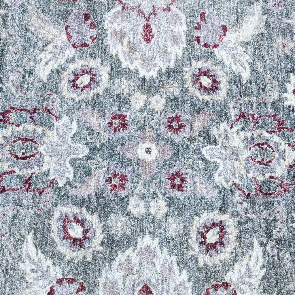Vintage-Style Wool Floral Area Rug 9’ x 8’