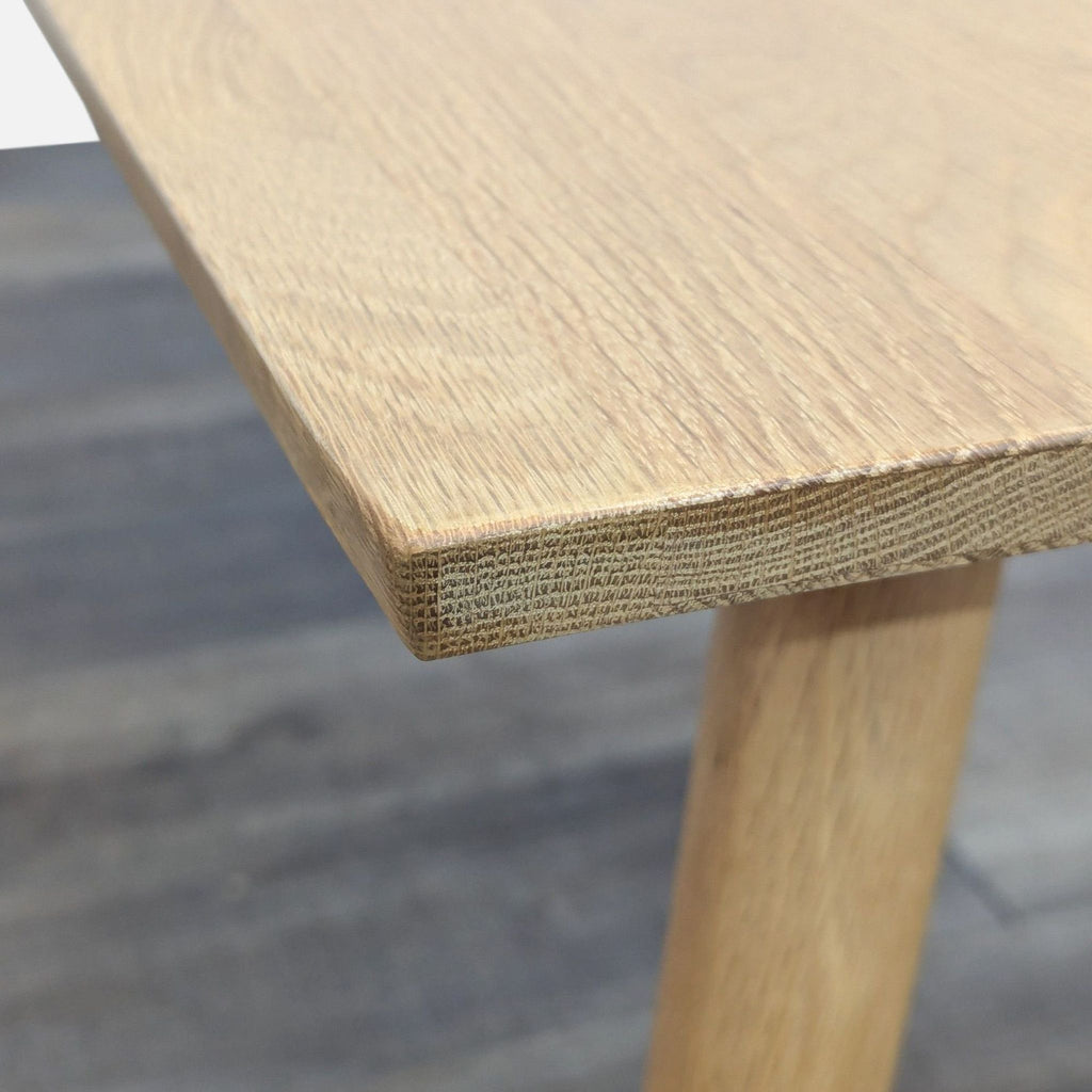 Article Seno Dining Table