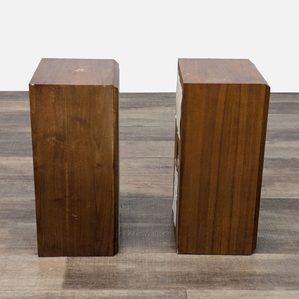 Advent Vintage Bookshelf Speakers - Classic Wood Finish