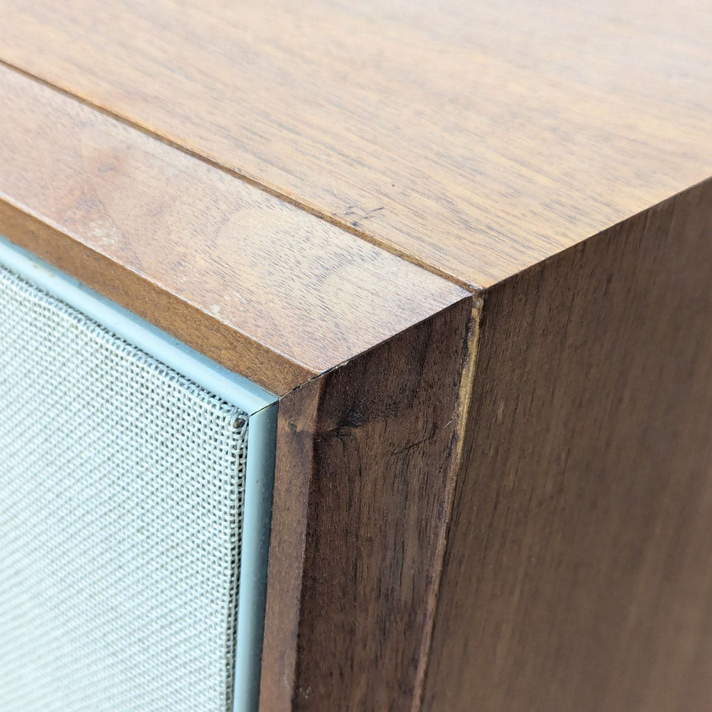 Advent Vintage Bookshelf Speakers - Classic Wood Finish
