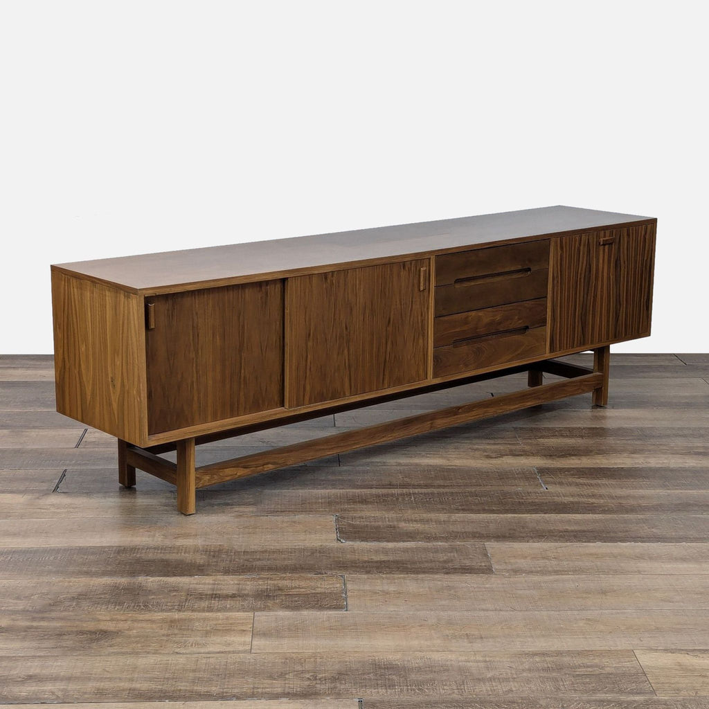 a wooden table with a wooden floor and a wooden floor 