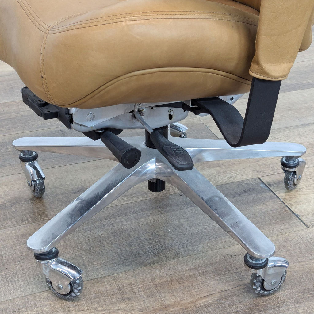 The LIFEFORM Ultimate Executive Leather Office Chair