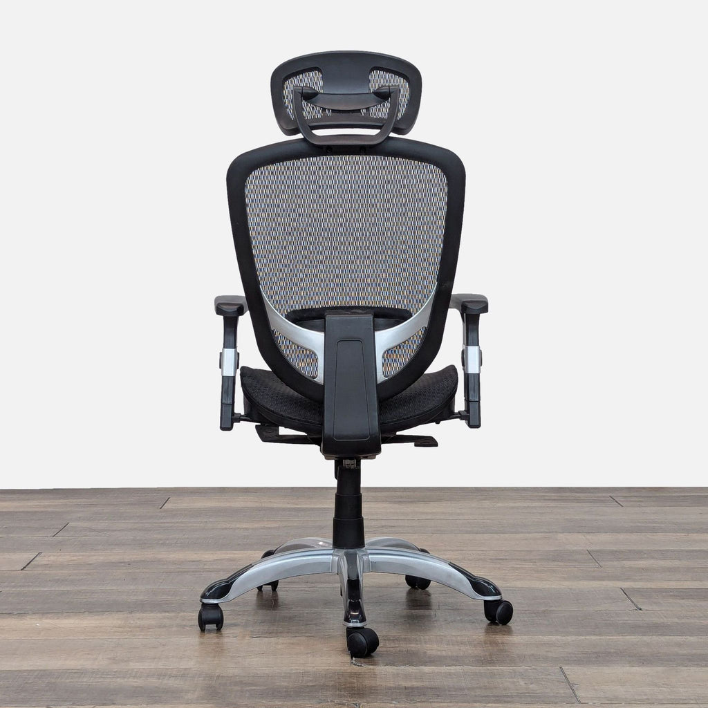 Staples Hyken Adjustable Mesh Office Chair