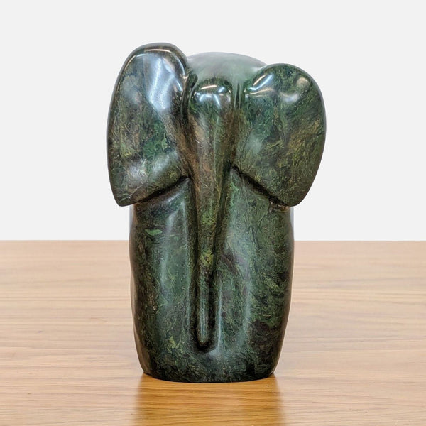 Verdite elephant sculpture by Victor Mtongwizo represents Shona folklore.