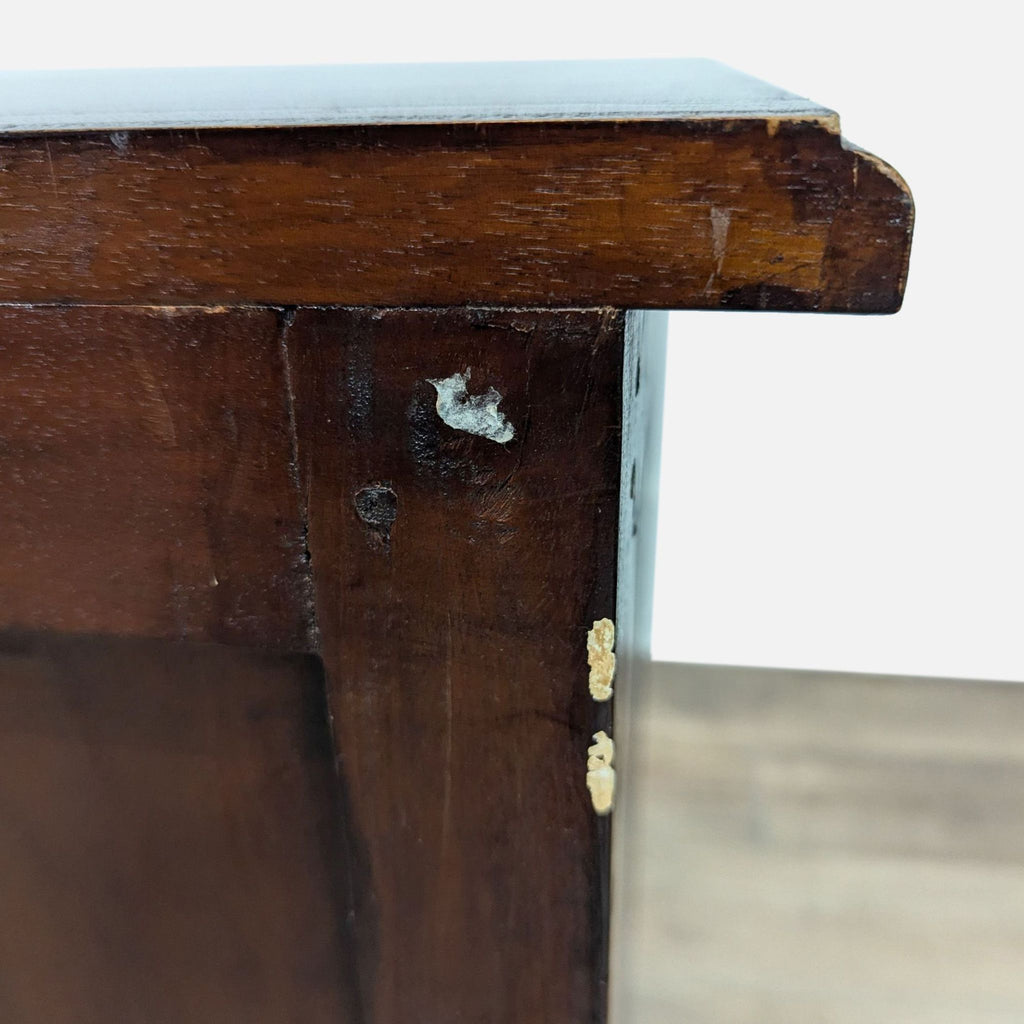 Traditional 4-Drawer Dresser
