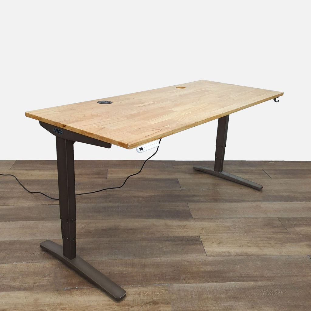 Uplift V2 Adjustable Standing Desk