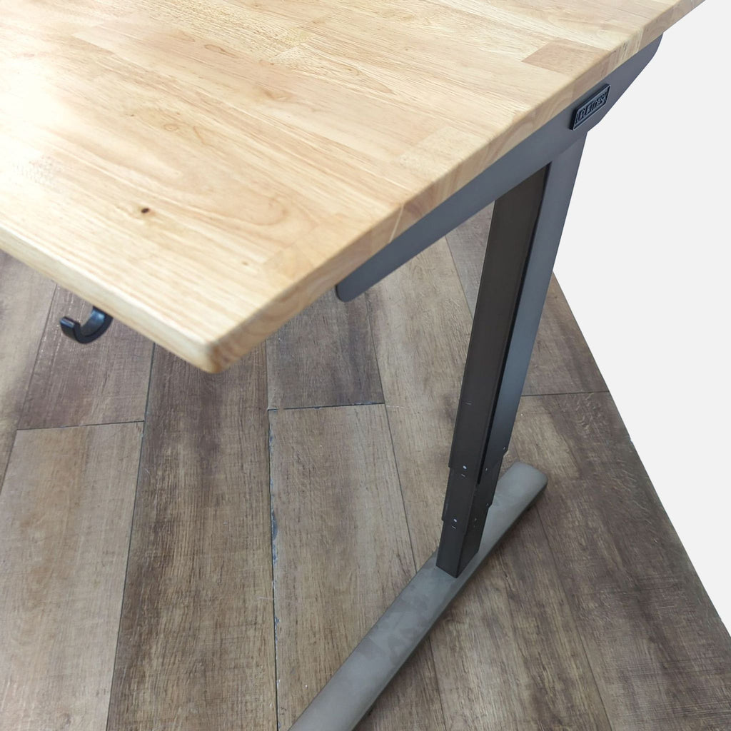 Uplift V2 Adjustable Standing Desk