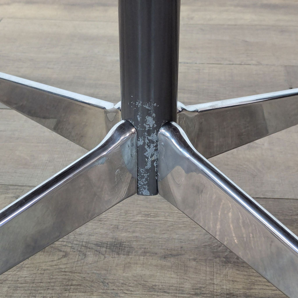 Herman Miller Eames Round Dining Table