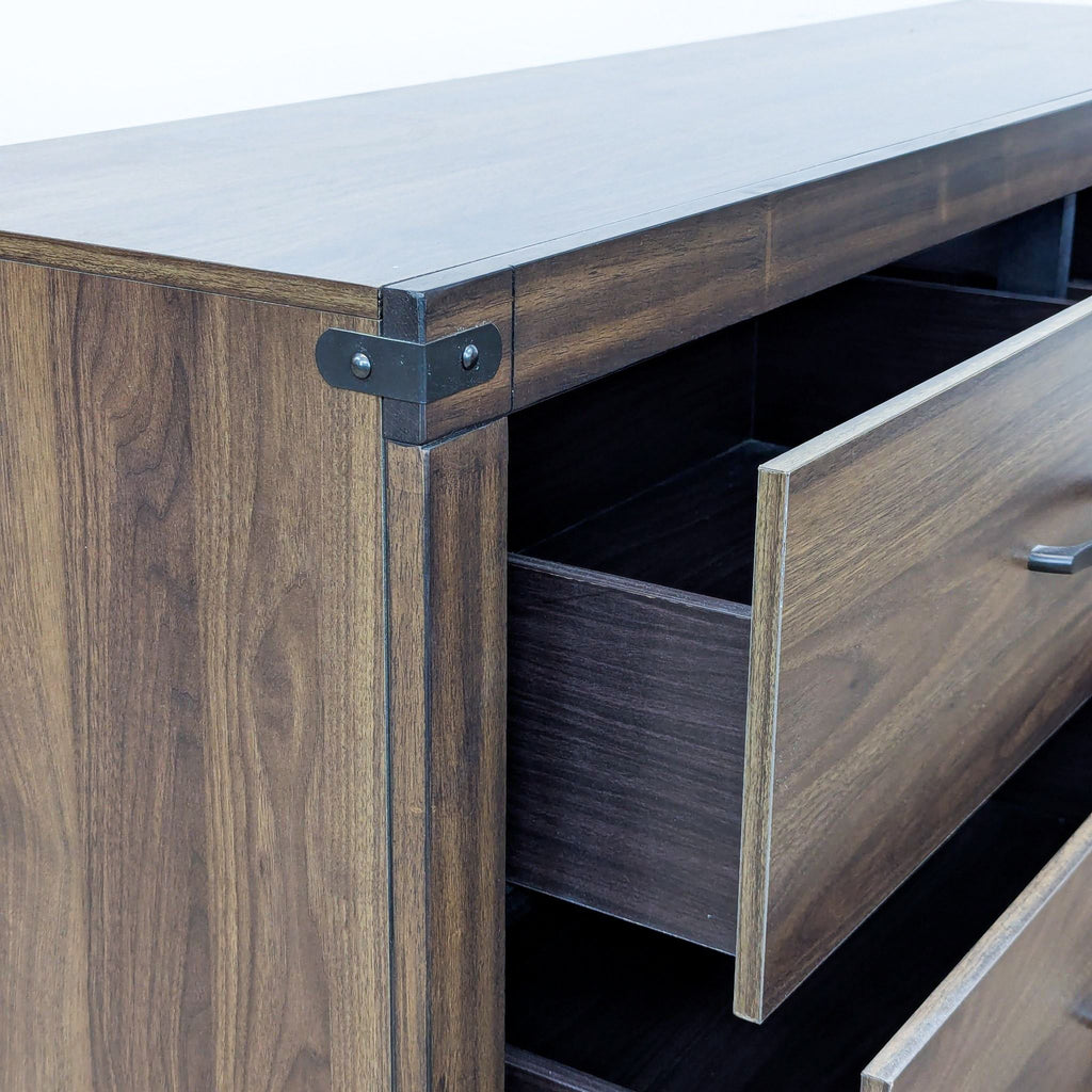 Living Spaces Willow Creek II 6-Drawer Dresser