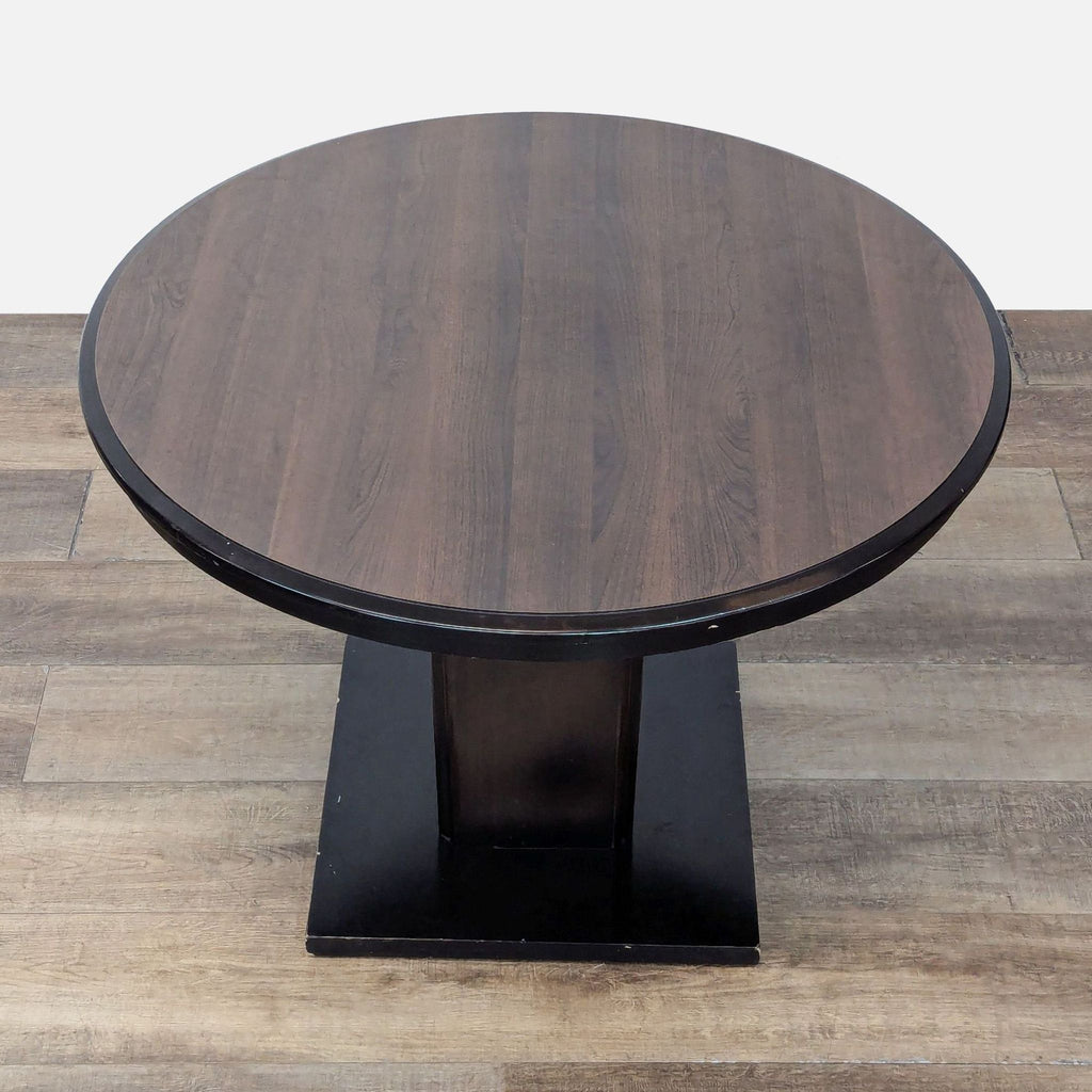 Modern Round Dining Table with 4 chairs