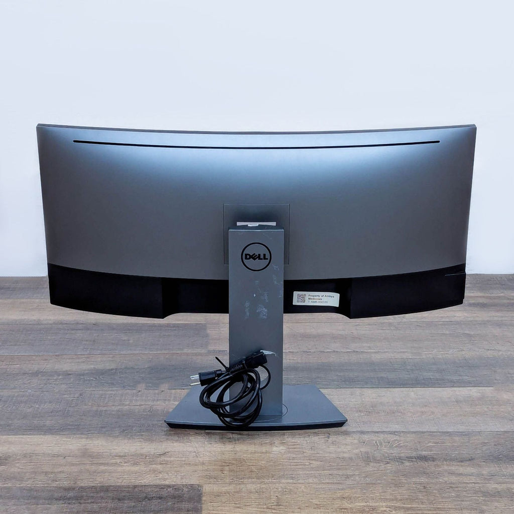 Dell Curved Monitor - High-Performance Visuals for Home or Office