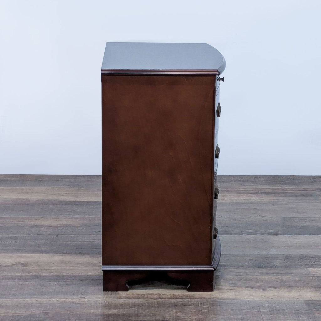 Bombay Company Classic 4 Drawer Chest in a Mahogany Finish