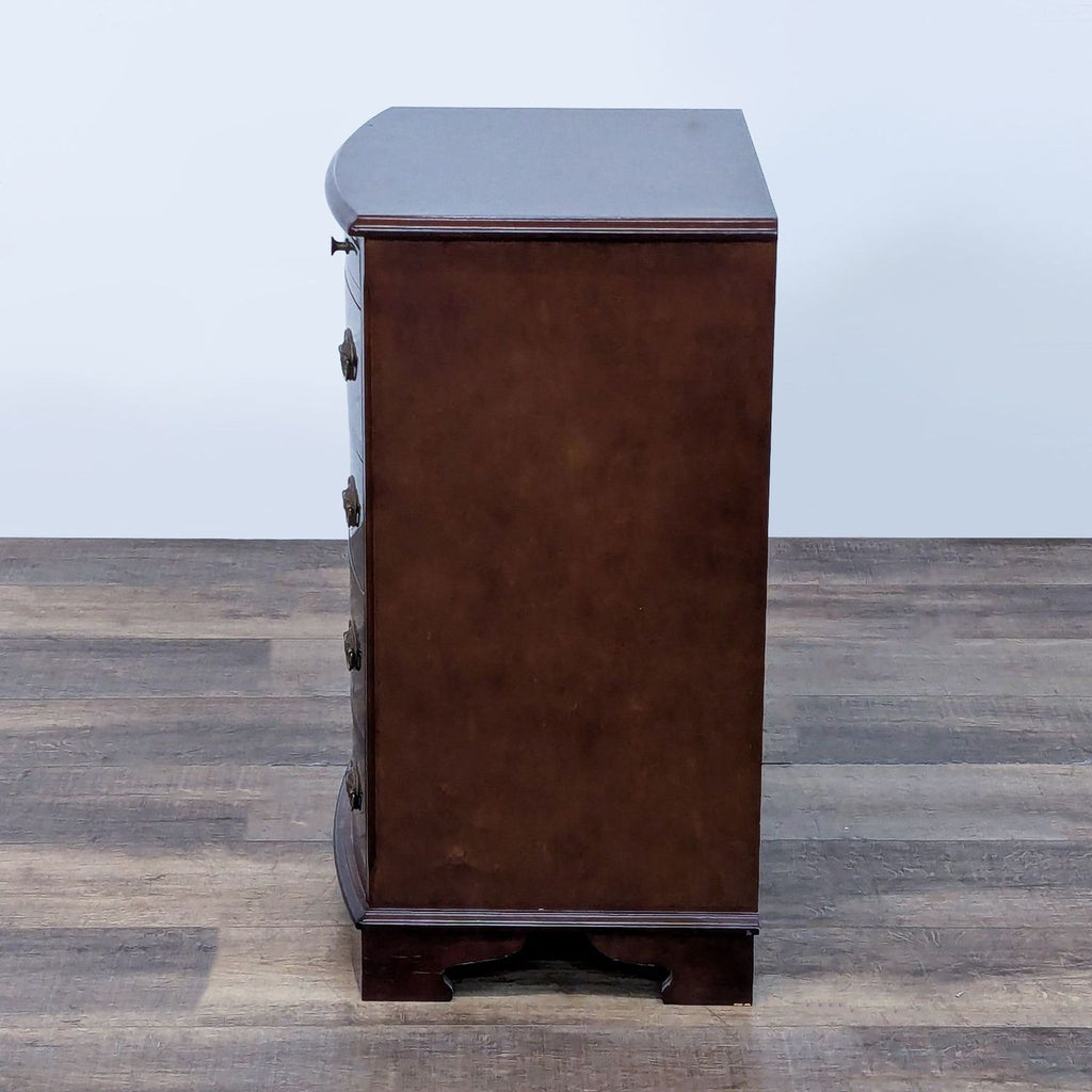 Bombay Company Classic 4 Drawer Chest in a Mahogany Finish