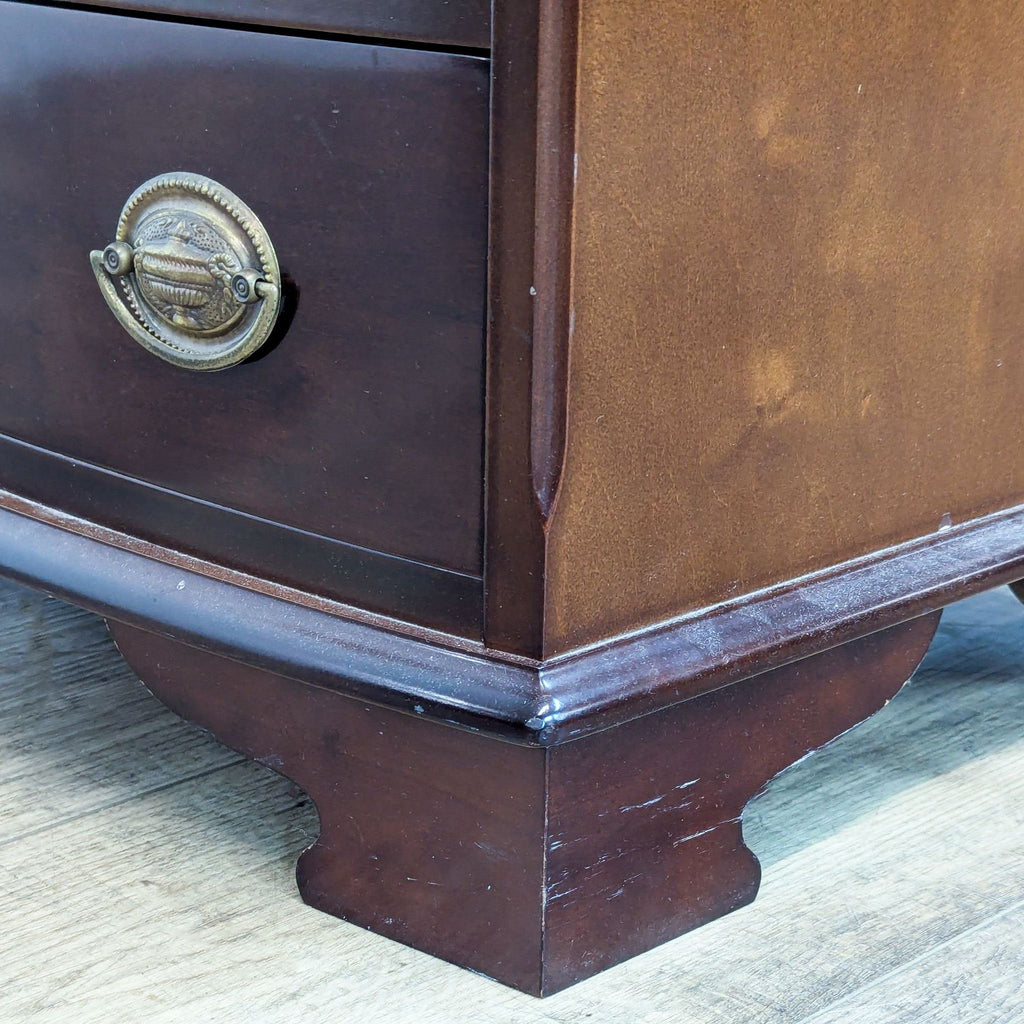 Bombay Company Classic 4 Drawer Chest in a Mahogany Finish