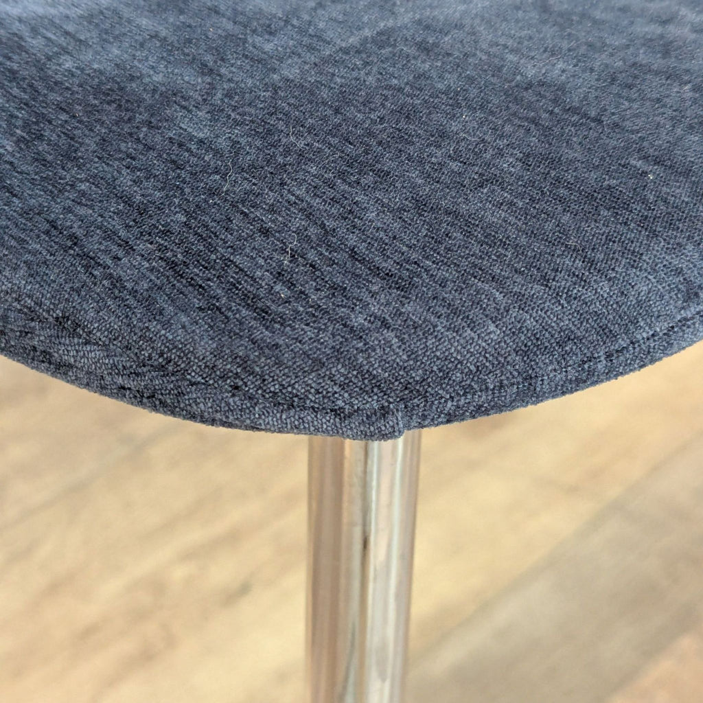 Bucket Seat Dining Chair on Metal Legs