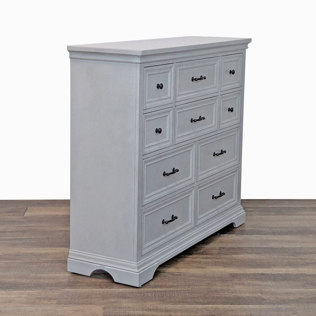 Universal Broadmoore West Gate 10 Drawer Dresser