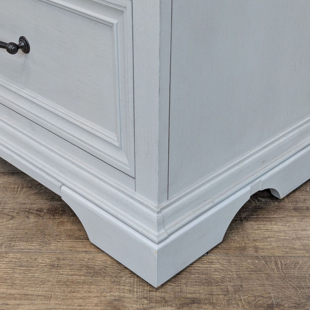 Universal Broadmoore West Gate 10 Drawer Dresser