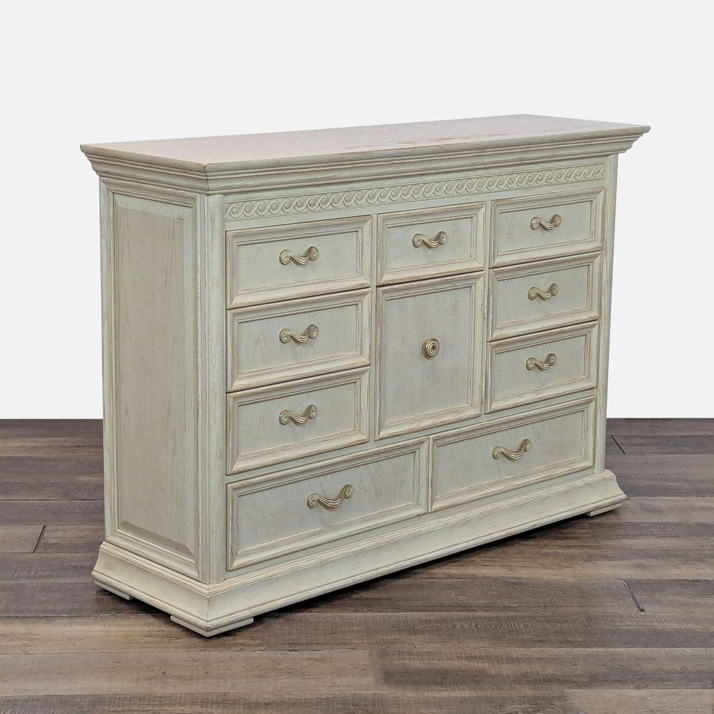 Thomasville 9-Drawer Dresser with Central Cabinet